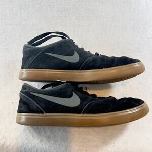 Sneakers Nike Men's 6 SB Check Solar Low Top 705265-003 Black w/ Gum Sole